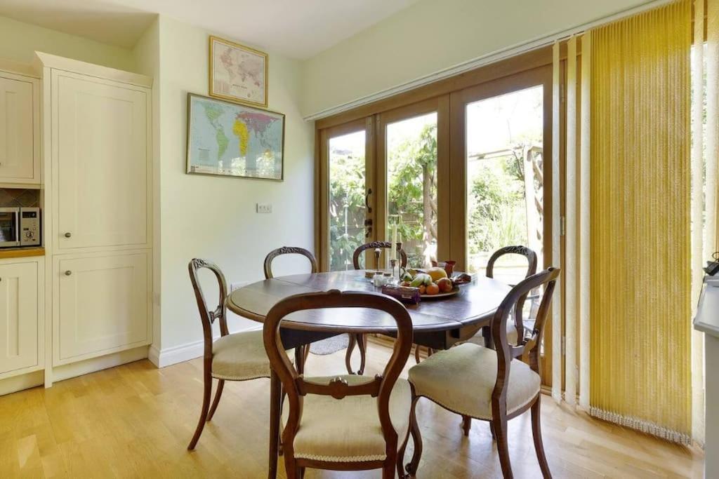 Windsor/Legoland/Ascot Charming 3Br Home In Centre Εξωτερικό φωτογραφία